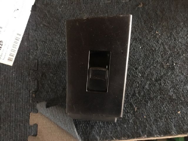 Toyota Corolla ZRE182 LR Window Switch