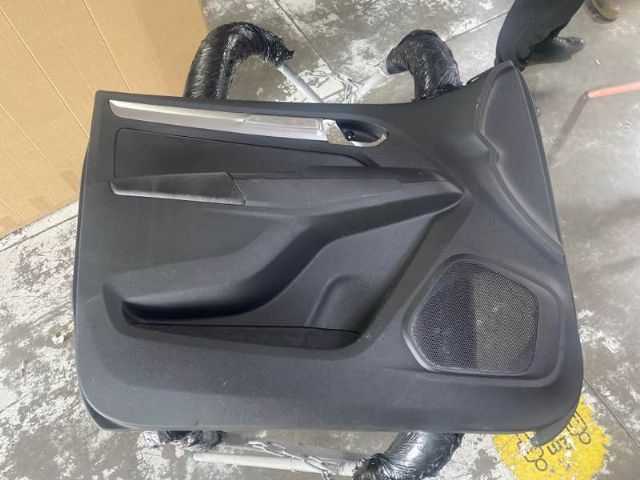 Holden Colorado RG 2016-on LF Door Trim Elec