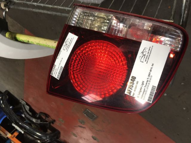 Volkswagen Touareg 7L 2007-2010 R Tailgate Light