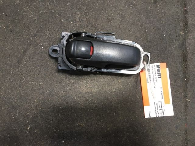 Nissan Tiida C11L 2008-2011 RF Door Interior Handle