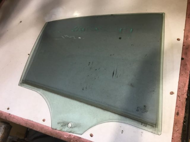 BMW 3 Series  E90/E91/E92/E93 2004-2013 RR Door Glass