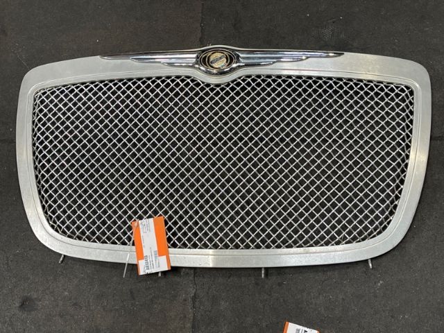Chrysler 300 LX 2005-2010 Front Bumper Grille