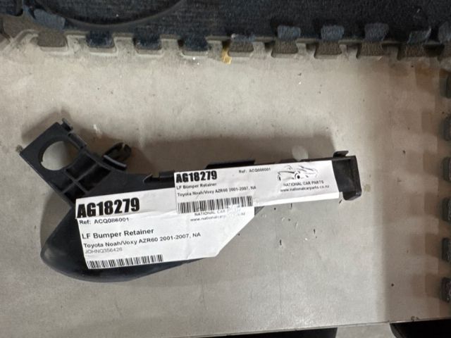 Toyota Noah/Voxy AZR60 2001-2007 LF Bumper Retainer