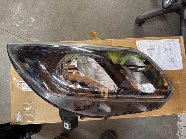 Holden Colorado RG 2016-on R Headlight