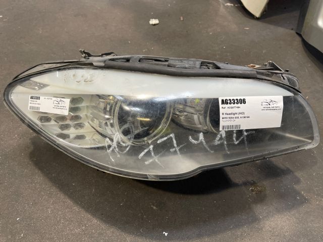 BMW 520d G30 R Headlight (HID)