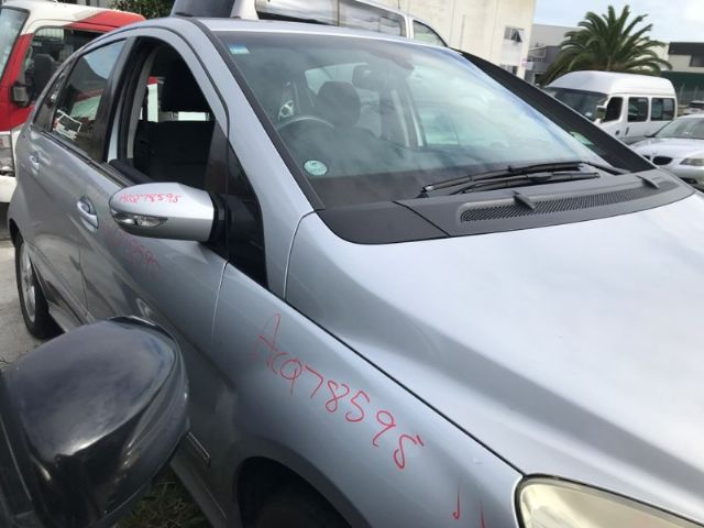 Mercedes-Benz B Class B180