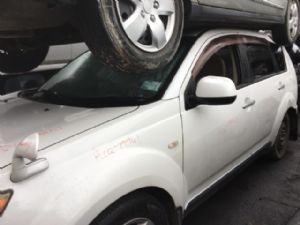 Mitsubishi Outlander CW5W 2006-2012