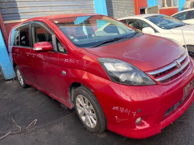 Toyota Isis ANM10 2004-2017