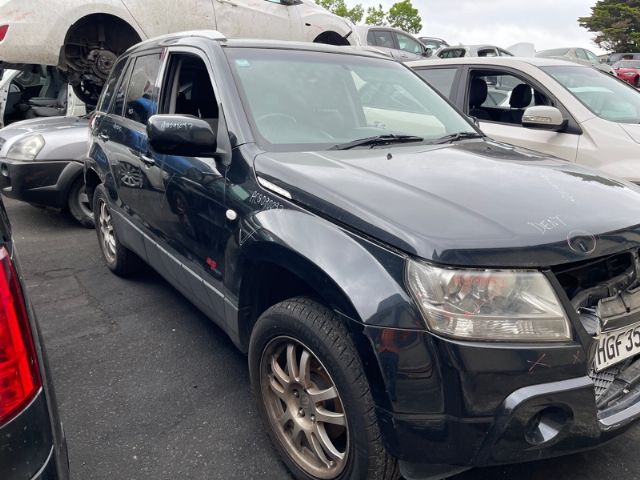 Suzuki Grand Vitara JB424