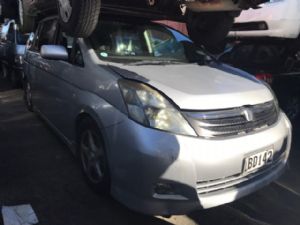 Toyota Isis AM10 2WD 2004-2017